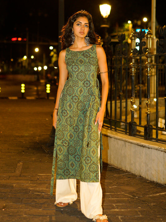 Maia Cape Kurti